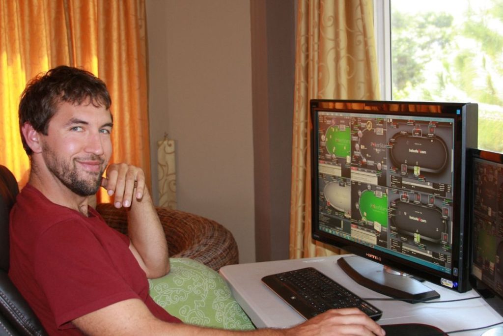 Perks Of Playing Online Poker Game That You Need To Know